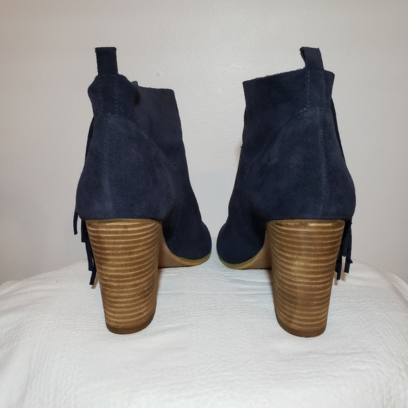 NEW Crown Vintage suede navy fringe booties - Picture 7 of 10